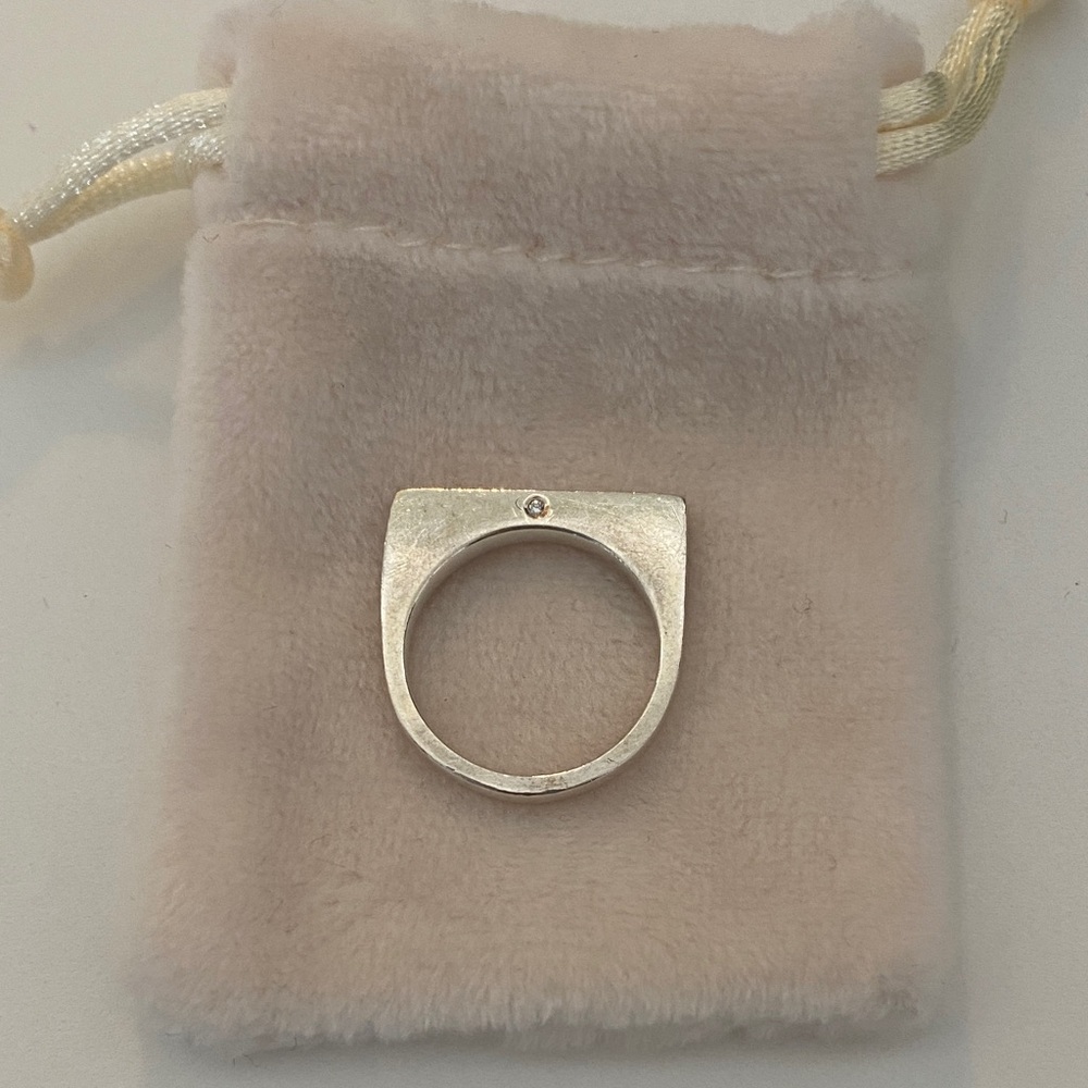 Ariel Gordon Flat top ring size 6 silver